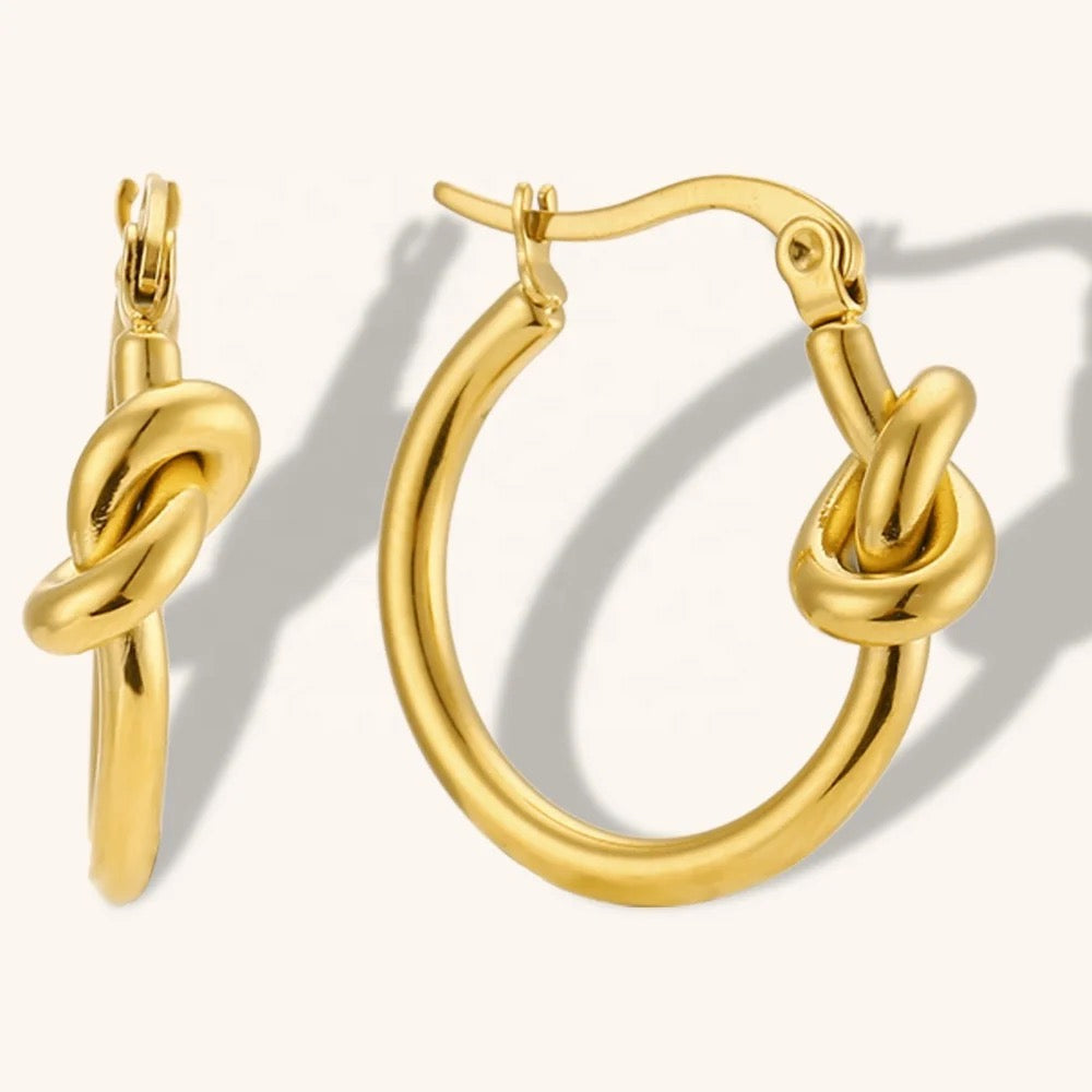 Knot Design earrings 18k gold plated